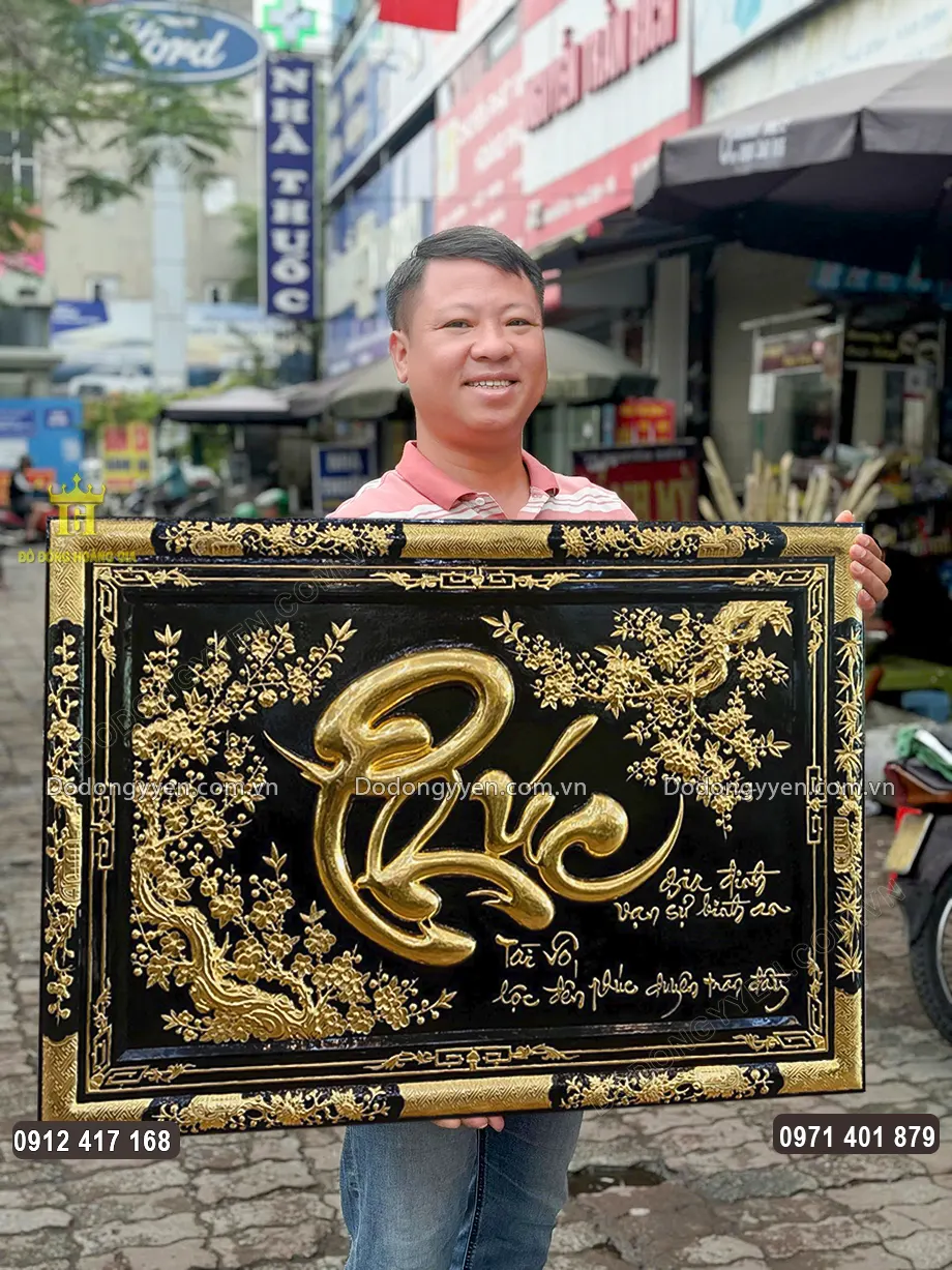 Tranh chữ c&oacute; k&iacute;ch thước vừa phải, th&iacute;ch hợp treo trong mọi kh&ocirc;ng gian sống